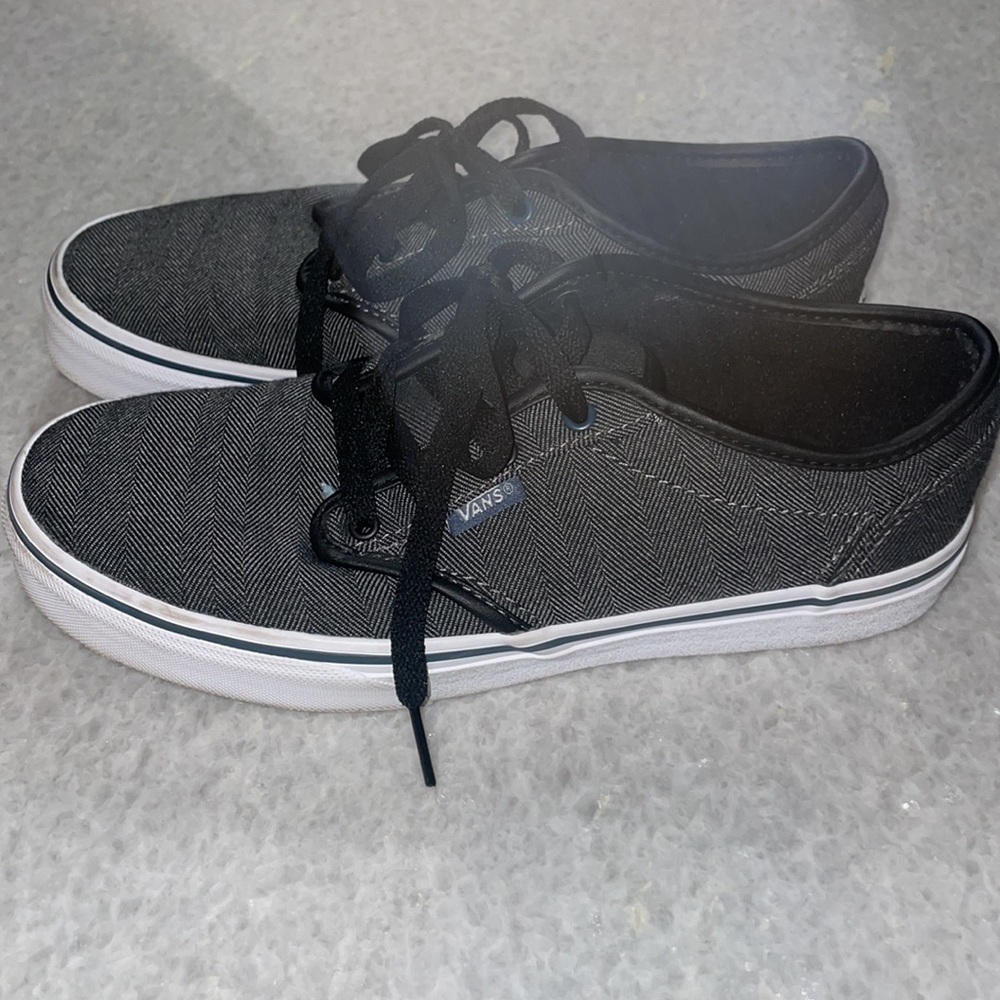 VANS - Picture 3 of 5